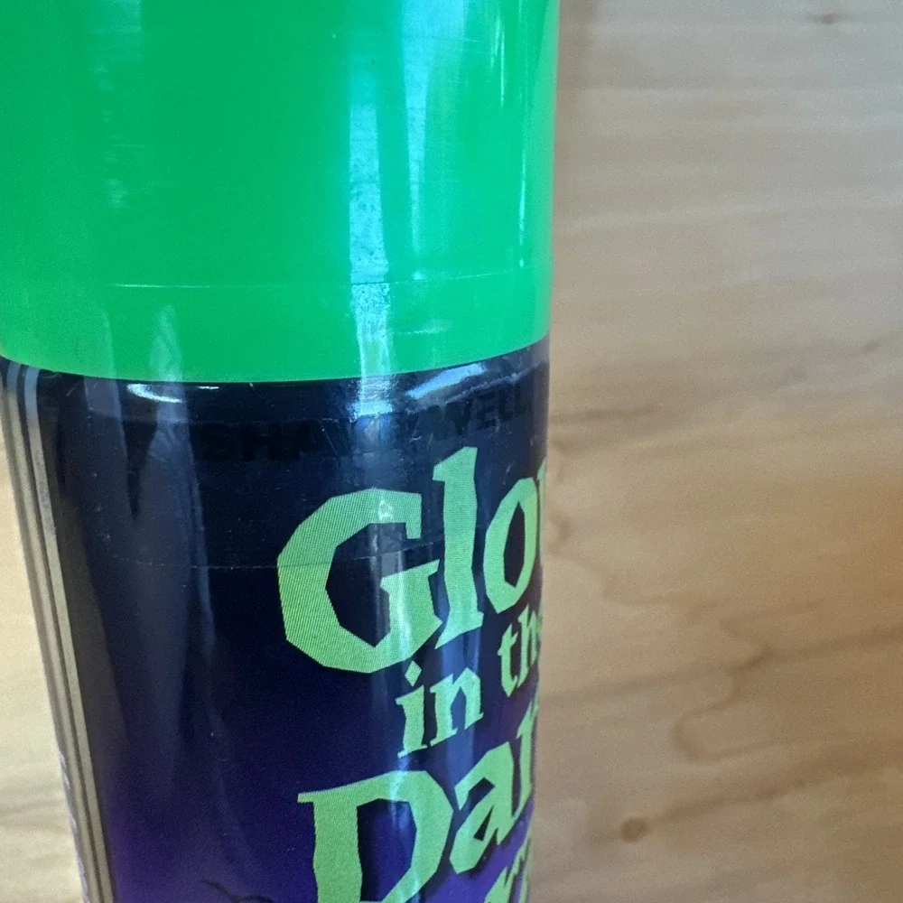 Glow-in-the-dark spray for costumes‎ clothing shoes Halloween decorations Indoor